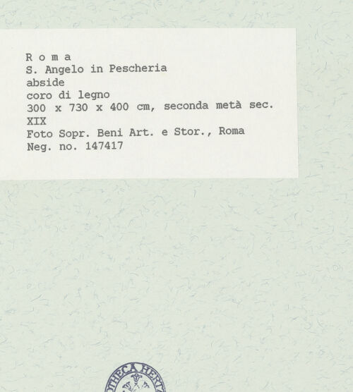 Rückseite von Sopr. BAS ROMA [https://www.deutsche-digitale-bibliothek.de/content/lizenzen/rv-ez/] Chorgestühl - Gesamtansicht, bh444734_recto. Foto.