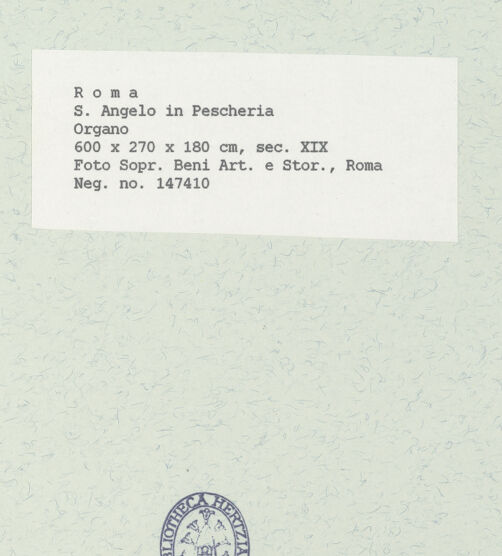 Rückseite von Sopr. BAS ROMA [https://www.deutsche-digitale-bibliothek.de/content/lizenzen/rv-ez/] Sant'Angelo in PescheriaLanghaus - Inneres zum Chor hin, bh444737_recto. Foto.