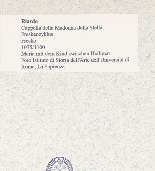 Rückseite von Istituto di Storia dell'Arte dell'Università di Roma, La Sapienza [https://www.deutsche-digitale-bibliothek.de/content/lizenzen/rv-ez/] WandbildzyklusThronende Madonna zwischen Heiligen - Gesamtansicht (vor der Restaurierung), bh445655_recto. Foto.