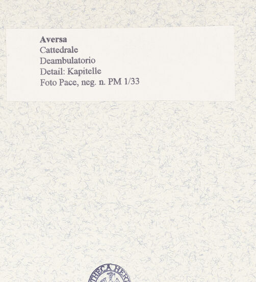 Rückseite von Pace [https://www.deutsche-digitale-bibliothek.de/content/lizenzen/rv-ez/] Kapitelle des Chorumgangs - Kapitelle, bh445701_recto. Foto: Pace, Valentino.