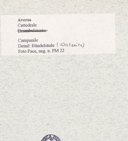 Rückseite von Pace, Valentino [https://www.deutsche-digitale-bibliothek.de/content/lizenzen/rv-ez/] Duomo - Detail: Bündelsäule (Ostseite), bh445723_recto. Foto: Pace, Valentino.