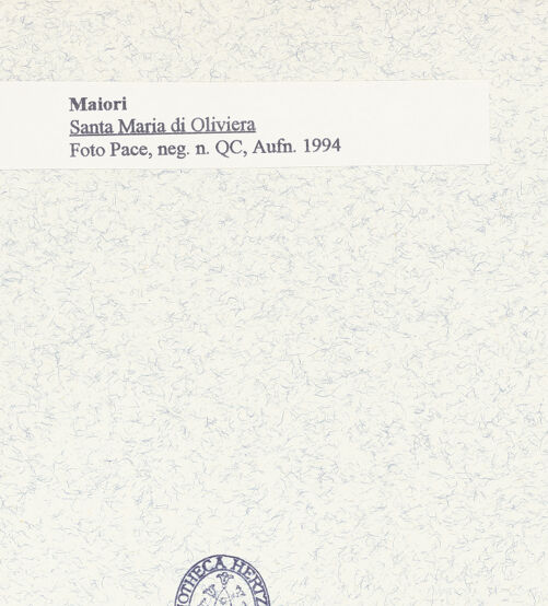 Rückseite von Pace, Valentino [https://www.deutsche-digitale-bibliothek.de/content/lizenzen/rv-ez/] Santa Maria de Olearia - Teilansicht, bh445727_recto. Foto: Pace, Valentino.