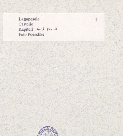 Rückseite von Poeschke, Joachim [https://www.deutsche-digitale-bibliothek.de/content/lizenzen/rv-ez/] KonsolenBlätterkonsole (Erdgeschoss, Nordflügel, N10) - Frontalansicht, bh445750_recto. Foto: Poeschke, Joachim.