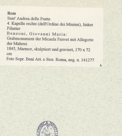 Rückseite von Sopr. BAS ROMA [https://www.deutsche-digitale-bibliothek.de/content/lizenzen/rv-ez/] Grabmonument der Micaela Fauvet mit Allegorie der Malerei - , bh446671_recto. Foto.