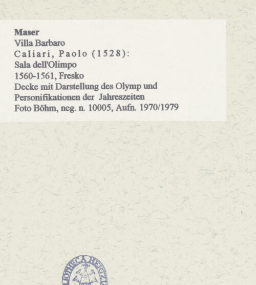 Rückseite von Böhm [https://rightsstatements.org/page/CNE/1.0/] Illusionistische AusmalungDarstellung des Olymp und Personifikationen der Jahreszeiten; Höflinge und Hofdamen auf scheinarchitektonischen Brüstungen - Gesamtansicht, bh452335_recto. Foto.