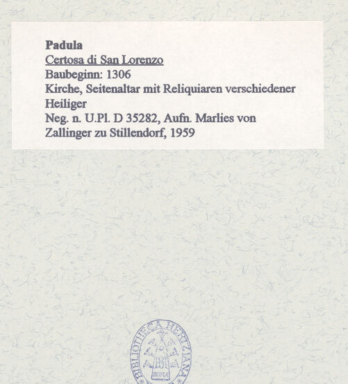 Rückseite von Bibliotheca Hertziana [https://www.deutsche-digitale-bibliothek.de/content/lizenzen/rv-fz/] Seitenaltar mit Reliquien - Teilansicht, bh452848_recto. Foto: Zallinger zu Stillendorf, Marlies von.