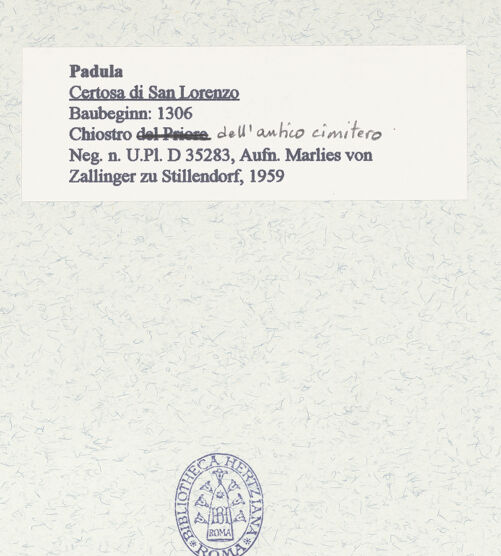 Rückseite von Bibliotheca Hertziana [https://www.deutsche-digitale-bibliothek.de/content/lizenzen/rv-fz/] Certosa di San LorenzoChiostro del Cimitero Vecchio - Galerie, bh452852_recto. Foto: Zallinger zu Stillendorf, Marlies von.