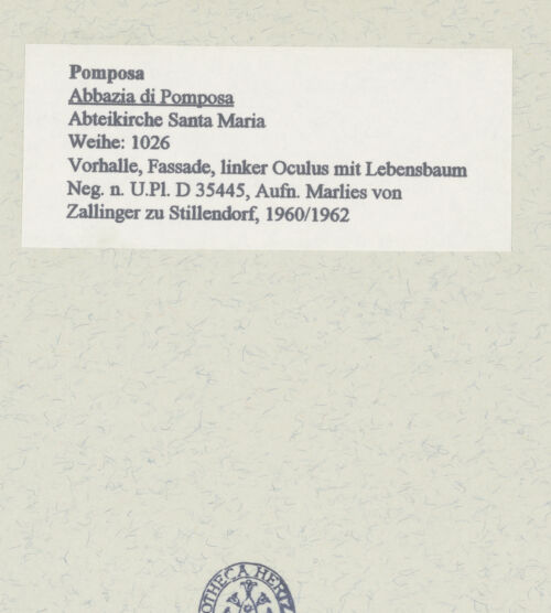 Rückseite von Bibliotheca Hertziana [https://www.deutsche-digitale-bibliothek.de/content/lizenzen/rv-fz/] Dekoration der fassade des AtriumsTieren; Unterer Fries mit Tieren; Oculus mit Lebensbaum und Greifen; römische Büste und Inschrift (linke Seite) - Teilansicht (nach der Restaurierung), bh452882_recto. Foto: Zallinger zu Stillendorf, Marlies von.