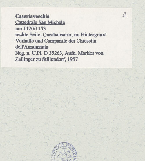 Rückseite von Bibliotheca Hertziana [https://www.deutsche-digitale-bibliothek.de/content/lizenzen/rv-fz/] DuomoSüdfassade - Südöstliche Ecke: Querhausarm; im Hintergrund Vorhalle und Campanile der Chiesetta dell'Annunziata, bh452960_recto. Foto: Zallinger zu Stillendorf, Marlies von.