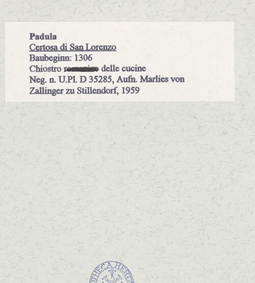 Rückseite von Bibliotheca Hertziana [https://www.deutsche-digitale-bibliothek.de/content/lizenzen/rv-fz/] Certosa di San LorenzoChiostro delle Cucine - Teilansicht, bh452968_recto. Foto: Zallinger zu Stillendorf, Marlies von.