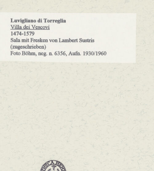 Rückseite von Böhm, Osvaldo [https://www.deutsche-digitale-bibliothek.de/content/lizenzen/rv-ez/] Freskendekoration mit Scheinarchitektur, fingierten Statuen, Figuren der Antike, Landschaften und mythologischen Szenen - Nord- und Westwand, bh453262_recto. Foto.