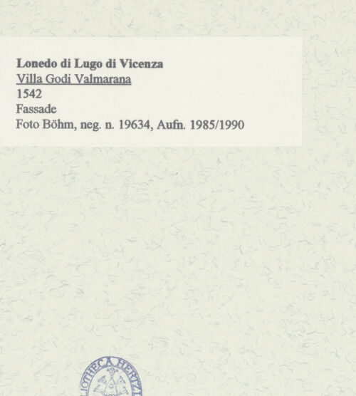 Rückseite von Böhm [https://rightsstatements.org/page/CNE/1.0/] Villa Godi MalinverniHauptfassade / Westfassade - Fassade, bh453325_recto. Foto.