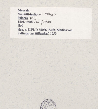 Rückseite von Bibliotheca Hertziana [https://www.deutsche-digitale-bibliothek.de/content/lizenzen/rv-fz/] Palazzo Fici - Innenansicht, bh453413_recto. Foto: Zallinger zu Stillendorf, Marlies von.