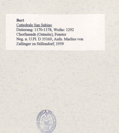 Rückseite von Bibliotheca Hertziana [https://www.deutsche-digitale-bibliothek.de/content/lizenzen/rv-fz/] Fenster der Hauptapsis - Gesamtansicht, bh454104_recto. Foto: Zallinger zu Stillendorf, Marlies von.