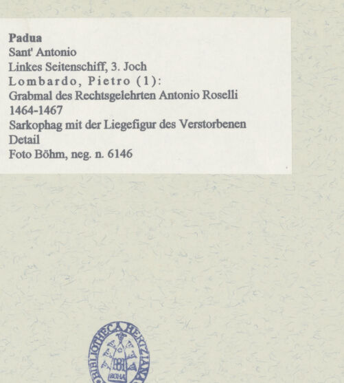 Rückseite von Böhm, Osvaldo [https://www.deutsche-digitale-bibliothek.de/content/lizenzen/rv-ez/] Grabmal des Rechtsgelehrten Antonio Roselli (gest. 1466)TotenkammerDer Verstorbene (Gisant) - Detail: Büste, bh454170_recto. Foto: Böhm, Osvaldo.