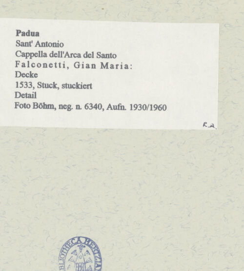 Rückseite von Böhm [https://www.deutsche-digitale-bibliothek.de/content/lizenzen/rv-ez/] Detail, bh454280_recto. Foto.