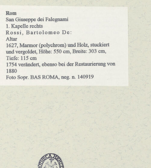 Rückseite von Sopr. BAS ROMA [https://www.deutsche-digitale-bibliothek.de/content/lizenzen/rv-ez/] Altar - , bh454505_recto. Foto.