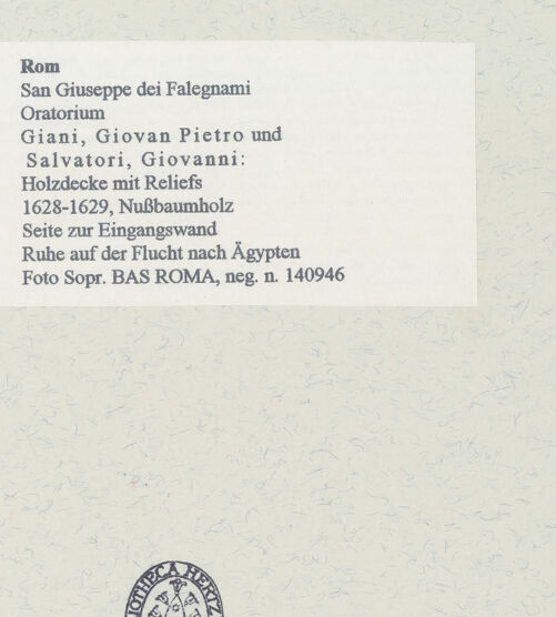 Rückseite von Sopr. BAS ROMA [https://www.deutsche-digitale-bibliothek.de/content/lizenzen/rv-ez/] Holzdecke mit ReliefsRuhe auf der Flucht nach Ägypten - , bh454516_recto. Foto.