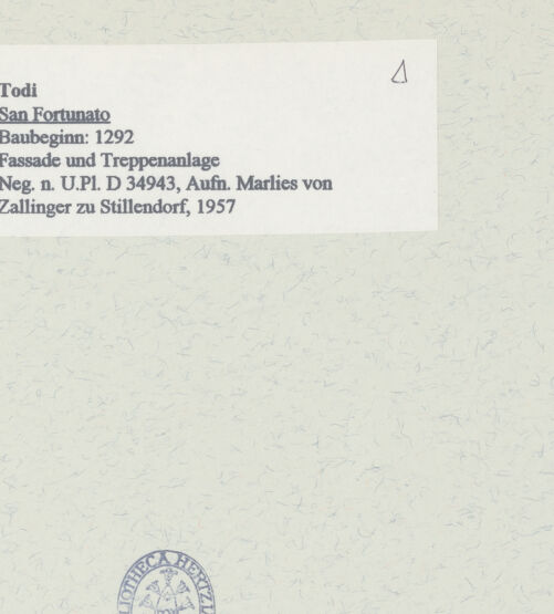 Rückseite von Bibliotheca Hertziana [https://www.deutsche-digitale-bibliothek.de/content/lizenzen/rv-fz/] San FortunatoNordfassade - Fassade und Treppenanlage, von Norden, bh454574_recto. Foto: Zallinger zu Stillendorf, Marlies von.