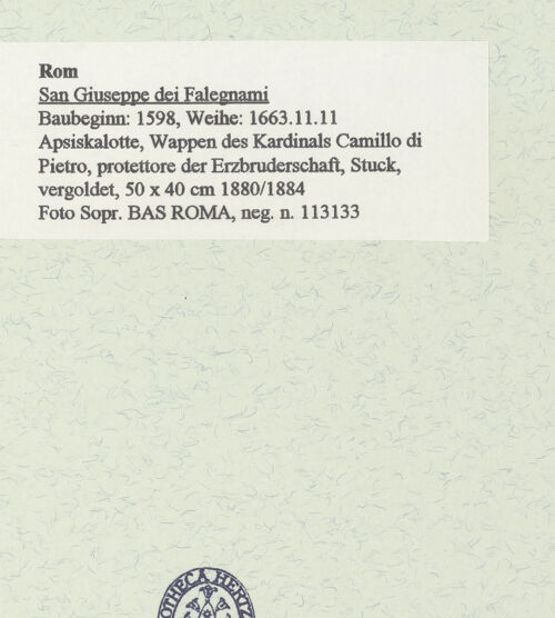 Rückseite von Sopr. BAS ROMA [https://www.deutsche-digitale-bibliothek.de/content/lizenzen/rv-ez/] WappenreiheWappen des Kardinals Camillo di Pietro, protettore der Erzbruderschaft - , bh455472_recto. Foto.