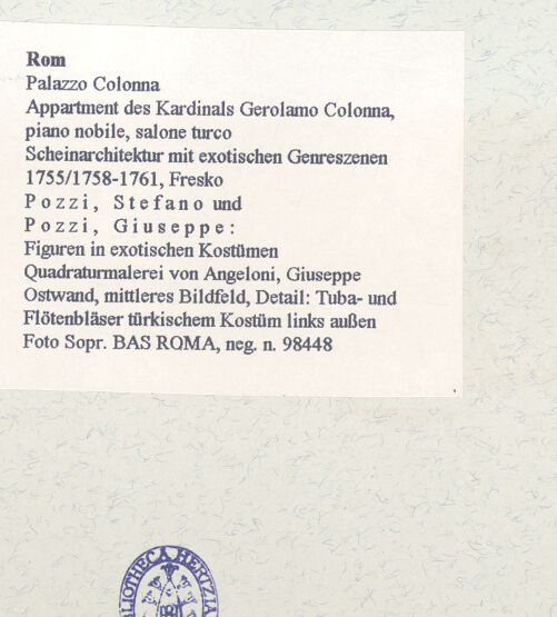 Rückseite von Sopr. BAS ROMA [https://www.deutsche-digitale-bibliothek.de/content/lizenzen/rv-ez/] Scheinarchitektur mit exotischen GenreszenenFiguren in exotischen Kostümen - Ostwand, mittleres Bildfeld, Detail: Tuba- und Flötenbläser türkischem Kostüm links außen, bh457955_recto. Foto.