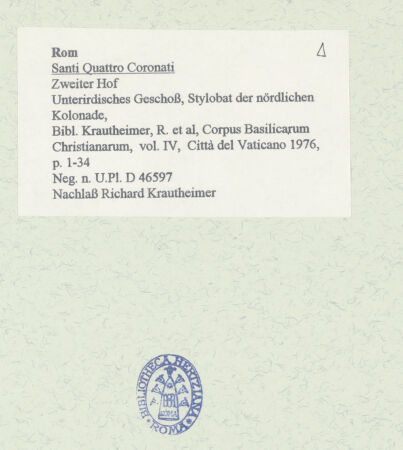 Rückseite von Bibliotheca Hertziana [https://www.deutsche-digitale-bibliothek.de/content/lizenzen/rv-fz/] Santi Quattro CoronatiÄußeresZweiter Hof - Unterirdisches Geschoss, Stylobat der nördlichen Kolonnade,, bh458426_recto. Foto.