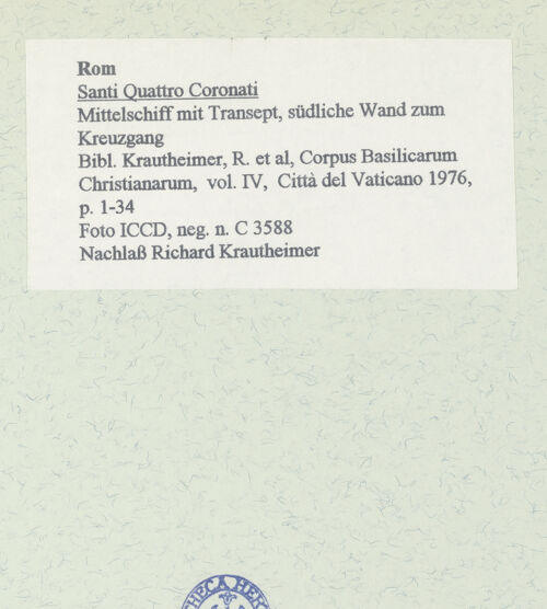 Rückseite von ICCD [https://www.deutsche-digitale-bibliothek.de/content/lizenzen/rv-fz/] Santi Quattro Coronati - Mittelschiff mit Transept, südliche Wand zum Kreuzgang, bh458428_recto. Foto.