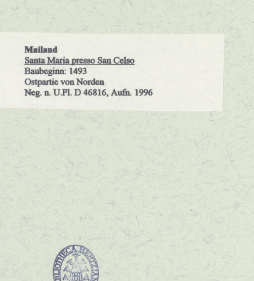 Rückseite von Bibliotheca Hertziana [https://www.deutsche-digitale-bibliothek.de/content/lizenzen/rv-fz/] Santa Maria presso San CelsoVierung und Kuppel - Ostpartie und Kuppel von Norden, bh461103_recto. Foto.