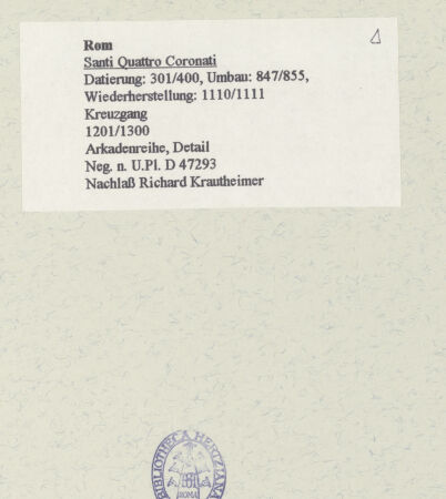 Rückseite von Bibliotheca Hertziana [https://www.deutsche-digitale-bibliothek.de/content/lizenzen/rv-fz/] Santi Quattro CoronatiInneres - Arkadenreihe, Detail, bh462559_recto. Foto.