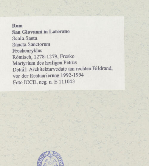 Rückseite von ICCD [https://www.deutsche-digitale-bibliothek.de/content/lizenzen/rv-ez/] FreskenzyklusMartyrium des heiligen Petrus - Detail: Architekturvedute am rechten Bildrand, vor der Restaurierung, bh462615_recto. Foto.