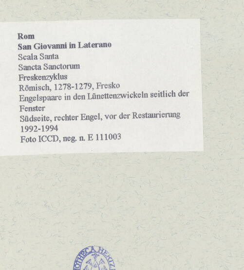 Rückseite von ICCD [https://www.deutsche-digitale-bibliothek.de/content/lizenzen/rv-ez/] FreskenzyklusEngelspaare - Südseite, rechter Engel, vor der Restaurierung 1992-1994, bh462617_recto. Foto.