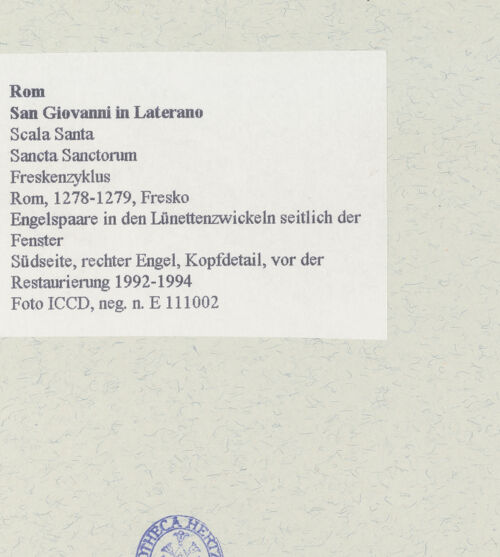 Rückseite von ICCD [https://www.deutsche-digitale-bibliothek.de/content/lizenzen/rv-ez/] FreskenzyklusEngelspaare - Südseite, rechter Engel, Kopfdetail, vor der Restaurierung 1992-1994, bh462618_recto. Foto.