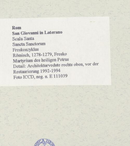 Rückseite von ICCD [https://www.deutsche-digitale-bibliothek.de/content/lizenzen/rv-ez/] FreskenzyklusMartyrium des heiligen Petrus - Detail: Architekturvedute rechts oben, vor der Restaurierung 1992-1994, bh462627_recto. Foto.