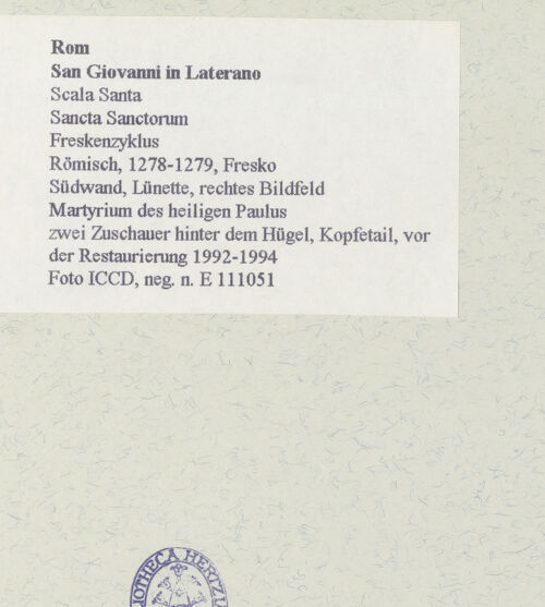 Rückseite von ICCD [https://www.deutsche-digitale-bibliothek.de/content/lizenzen/rv-ez/] FreskenzyklusMartyrium des heiligen Paulus - zwei Zuschauer hinter dem Hügel, Kopfdetail, vor der Restaurierung 1992-1994, bh463703_recto. Foto.