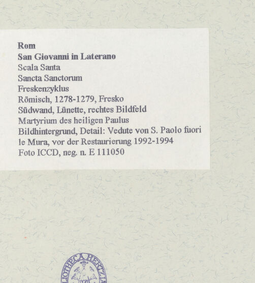 Rückseite von ICCD [https://www.deutsche-digitale-bibliothek.de/content/lizenzen/rv-ez/] FreskenzyklusMartyrium des heiligen Paulus - Bildhintergrund, Detail: Vedute von S. Paolo fuori le Mura, vor der Restaurierung 1992-1994, bh463704_recto. Foto.