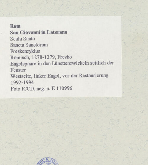 Rückseite von ICCD [https://www.deutsche-digitale-bibliothek.de/content/lizenzen/rv-ez/] FreskenzyklusEngelspaare - Westseite, linker Engel, vor der Restaurierung 1992-1994, bh463771_recto. Foto.