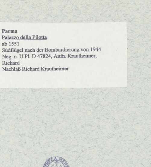 Rückseite von Bibliotheca Hertziana [https://www.deutsche-digitale-bibliothek.de/content/lizenzen/rv-fz/] Palazzo della Pilotta - Ostfassade (Südseite) nach der Bombardierung von 1944.05.13, bh464985_recto. Foto: Krautheimer, Richard.