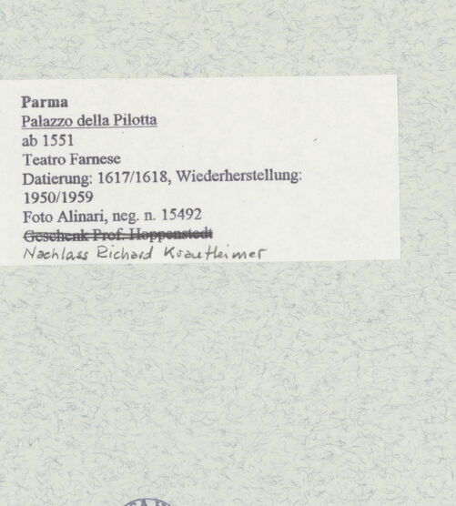 Rückseite von Alinari [https://www.deutsche-digitale-bibliothek.de/content/lizenzen/rv-ez/] Palazzo della PilottaTeatro Farnese - Innenansicht, bh464993_recto. Foto.