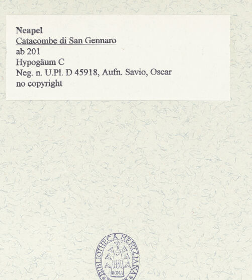Rückseite von Bibliotheca Hertziana [https://www.deutsche-digitale-bibliothek.de/content/lizenzen/rv-fz/] Catacombe di San GennaroHypogäen "E" und "C" hinter der Apsis von San Gennaro - Hypogäum C, bh465841_recto. Foto: Savio, Oscar.