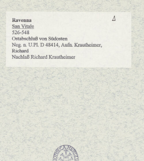 Rückseite von Bibliotheca Hertziana [https://www.deutsche-digitale-bibliothek.de/content/lizenzen/rv-fz/] San VitaleAußenbau - Hauptapsis von Südosten, bh465873_recto. Foto: Krautheimer, Richard.