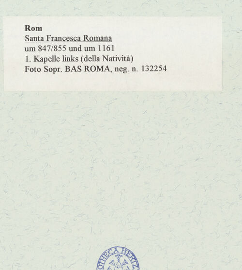 Rückseite von Sopr. BAS ROMA [https://www.deutsche-digitale-bibliothek.de/content/lizenzen/rv-ez/] Santa Maria Nova - 1. Kapelle links (della Natività), bh466725_recto. Foto.