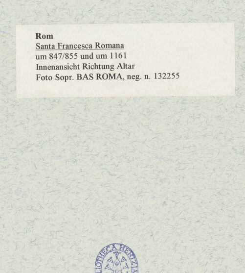 Rückseite von Sopr. BAS ROMA [https://www.deutsche-digitale-bibliothek.de/content/lizenzen/rv-ez/] Santa Maria Nova - Innenansicht Richtung Altar, bh466863_recto. Foto.