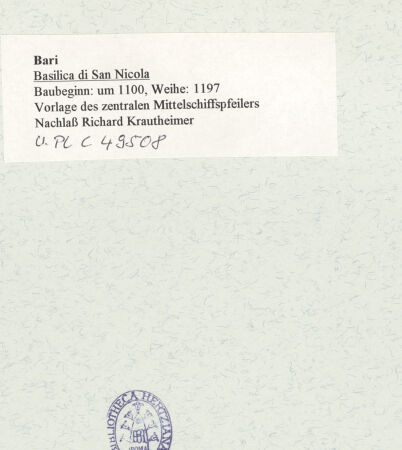 Rückseite von Bibliotheca Hertziana [https://www.deutsche-digitale-bibliothek.de/content/lizenzen/rv-fz/] San NicolaMittelschiff - Nordarkade, Vorlage des zentralen Pfeilers, bh467900_recto. Foto.