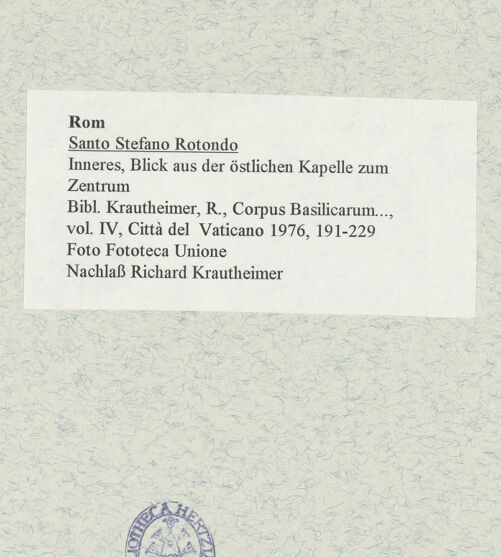 Rückseite von Fototeca dell'Unione Internazionale presso l'American Academy in Rome [https://www.deutsche-digitale-bibliothek.de/content/lizenzen/rv-ez/] Santo Stefano RotondoDeambulatorium - Blick aus der östlichen Kapelle durch das Deambulatorium zum Zentrum, bh470604_recto. Foto.