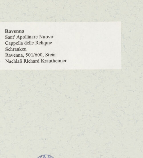 Rückseite von unbekannt [https://www.deutsche-digitale-bibliothek.de/content/lizenzen/rv-fz/] Chorschranke - Teilansicht, bh470722_recto. Foto.