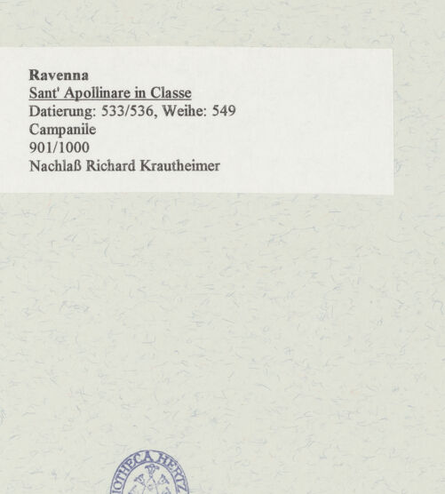Rückseite von Bibliotheca Hertziana [https://www.deutsche-digitale-bibliothek.de/content/lizenzen/rv-fz/] Sant'Apollinare in ClasseTurm - Ansicht von Westen, bh470932_recto. Foto.