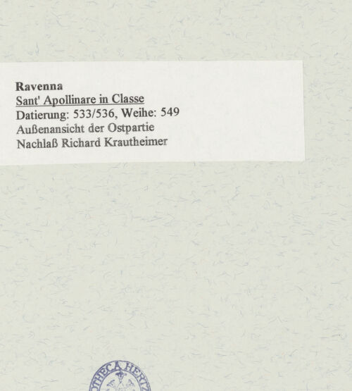 Rückseite von unbekannt [https://www.deutsche-digitale-bibliothek.de/content/lizenzen/rv-fz/] Sant'Apollinare in Classe - Apsis und Turm von Osten, bh470933_recto. Foto.