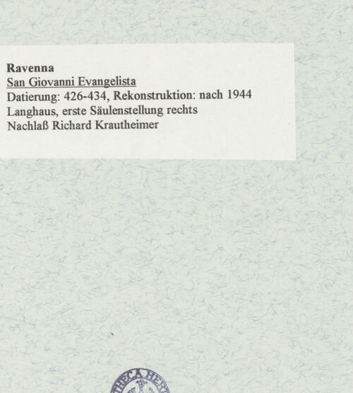 Rückseite von unbekannt [https://www.deutsche-digitale-bibliothek.de/content/lizenzen/rv-fz/] San Giovanni EvangelistaInnenraum - Langhaus, erste Säulenstellung rechts (und Säule, die den Glockenturm stützt), bh471552_recto. Foto.