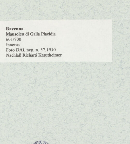 Rückseite von DAI [https://www.deutsche-digitale-bibliothek.de/content/lizenzen/rv-ez/] Mausoleo di Galla PlacidiaInnenraum - Ansicht von Norden, bh471557_recto. Foto.