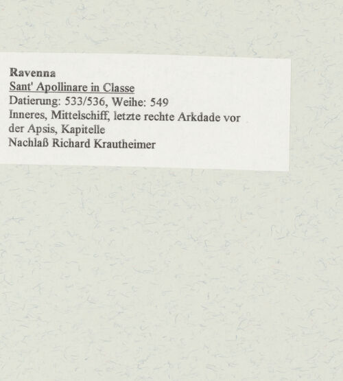 Rückseite von unbekannt [https://www.deutsche-digitale-bibliothek.de/content/lizenzen/rv-fz/] Säulen der Arkaden - Letzte südliche Arkade vor der Apsis, Kapitelle, bh471597_recto. Foto.